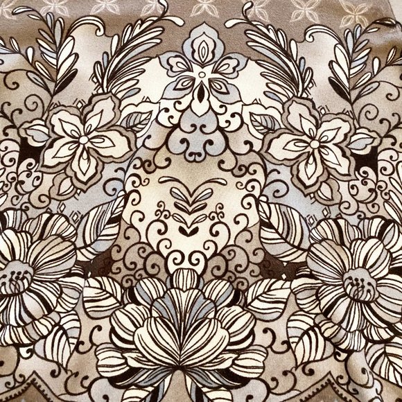 Alia Knit V-Neck Top Beige Ivory Floral Casual Large - Picture 2 of 5